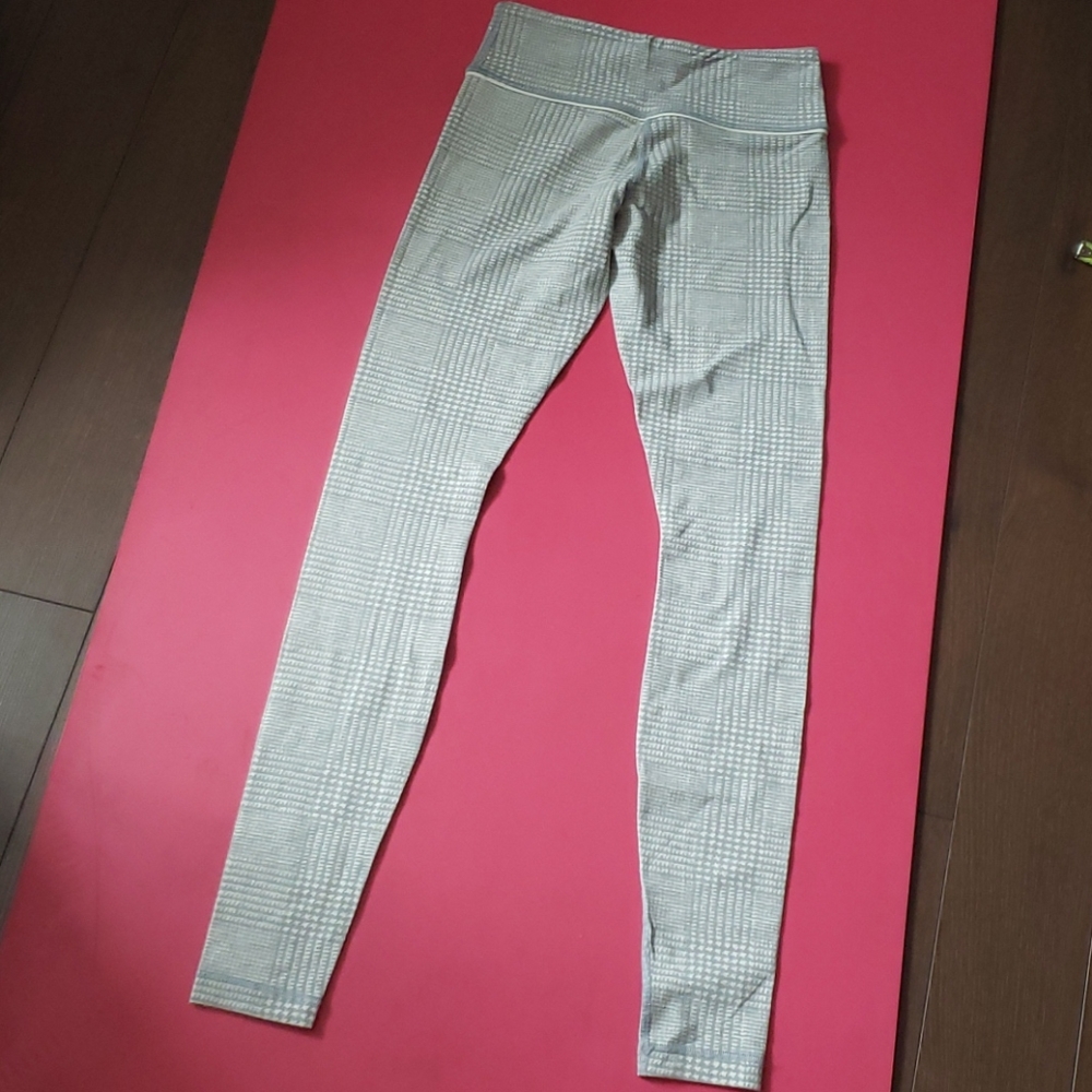 Lululemon pant - Picture 3 of 5